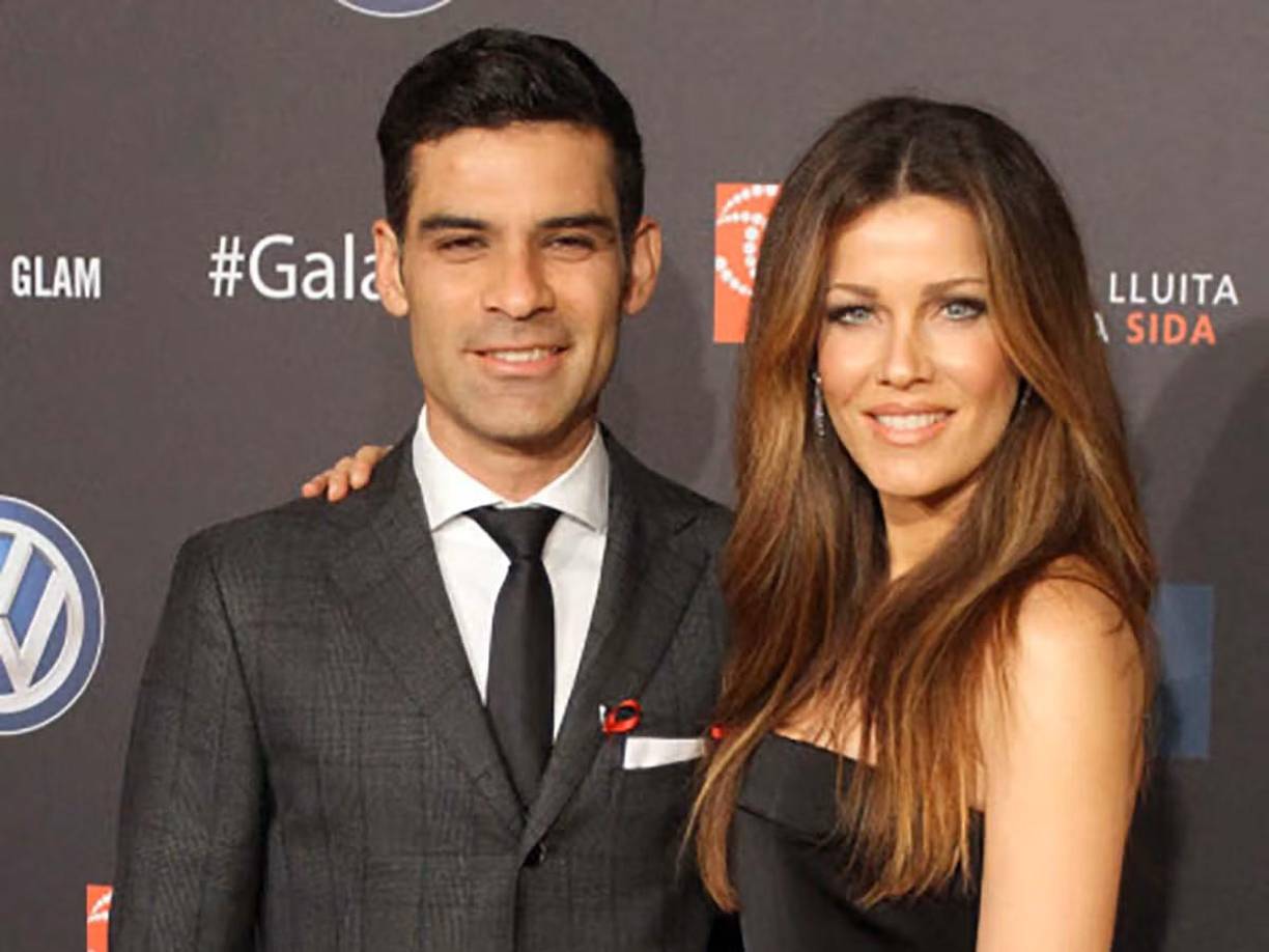 Las acusaciones sugieren que Márquez transfirió activos a cuentas a nombre de su esposa actual, la modelo Jaydy Michel, con el fin de proteger su patrimonio y frustrar cualquier intento de cobro por parte de Lavat.