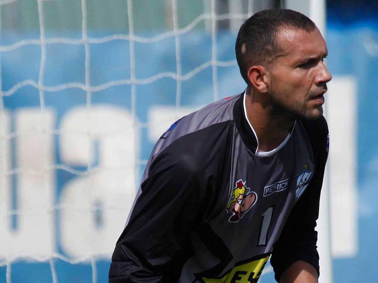 “Y se ponen a mirar a todos y conocen a Crisanto, era un Sub-20, y le dicen ¿qué haces por aquí? andate por allá, como diciendo el muchacho ‘aquí los van a matar’, nos echó una mano y nos sacó de ahí y nos dijo que ni se nos ocurra andar por ahí... tuvimos suerte”, reveló.