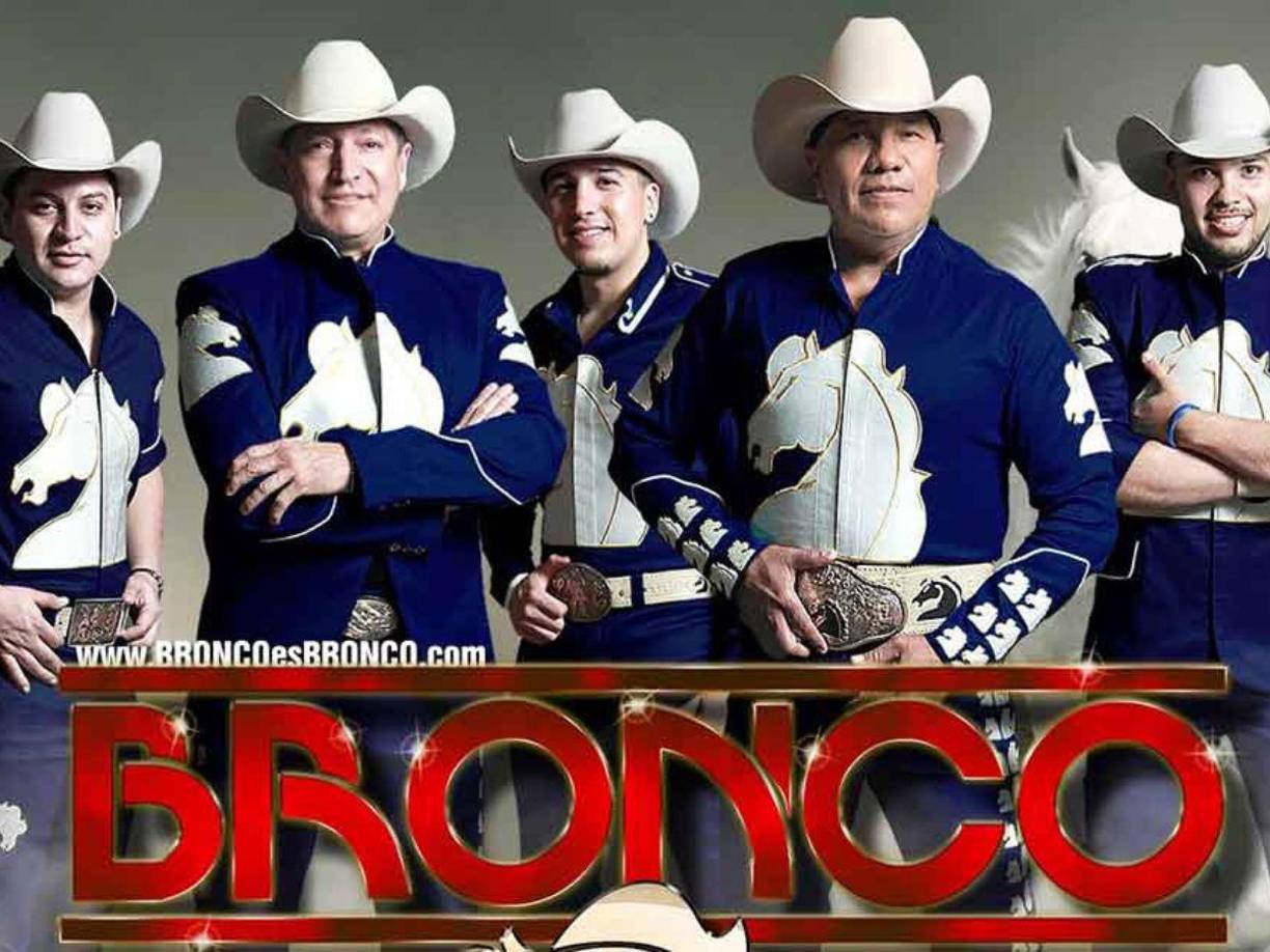 “Quiéreme como te quiero” esta melodía cuenta una historia de amor inigualable de nunca dejar de querer a esa persona especial.