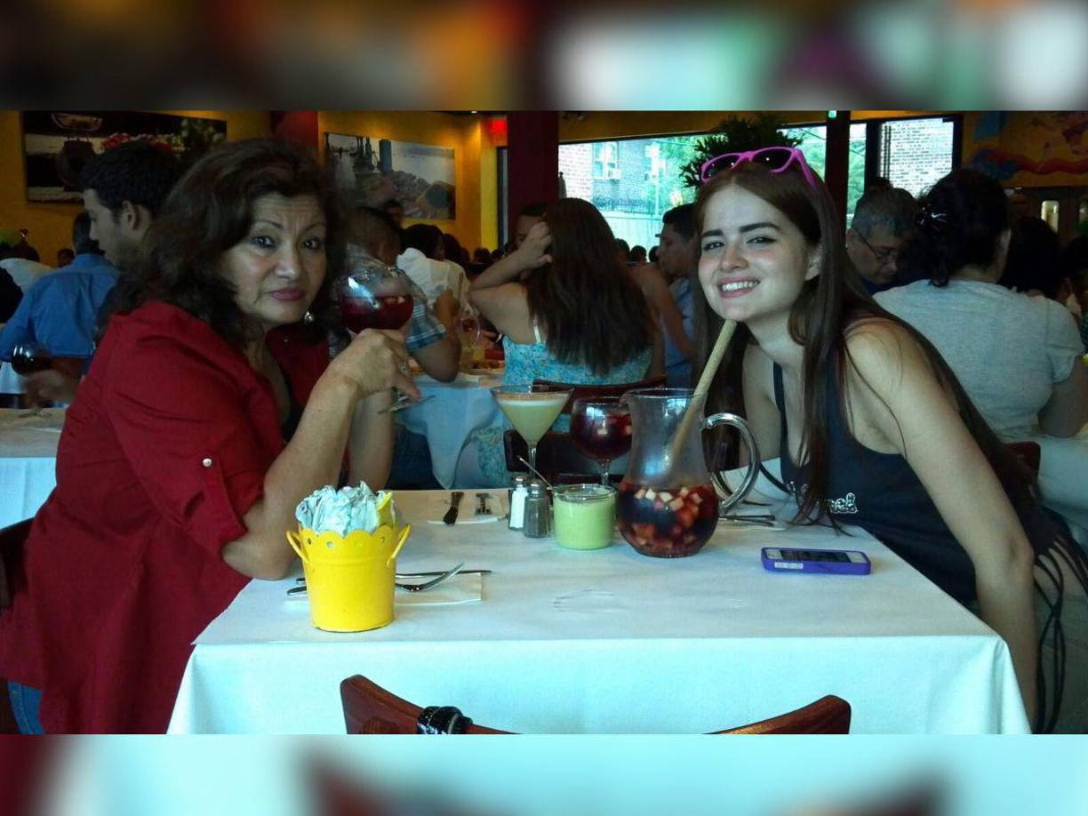 Ha crecido rodeada del amor y cariño de sus familiares. 