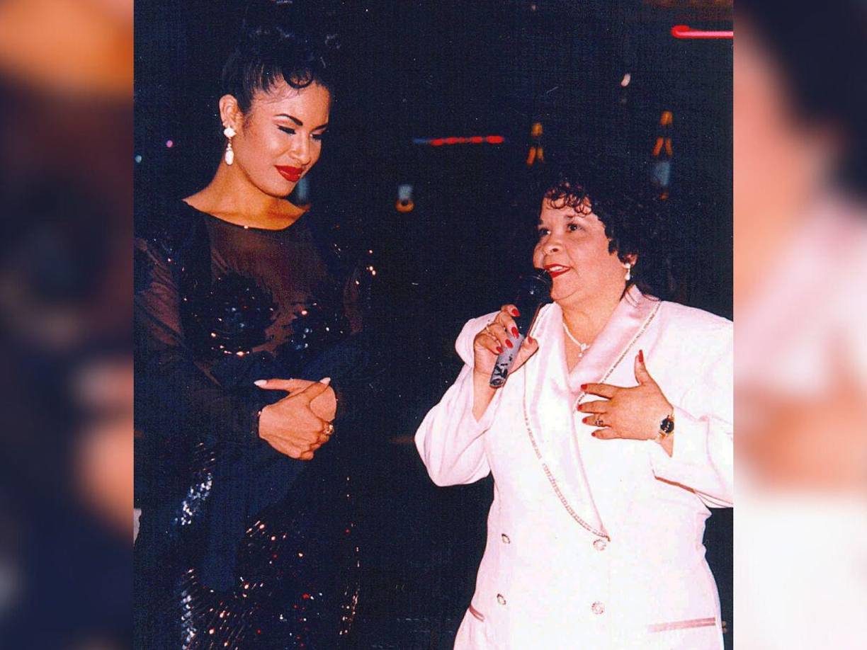 Hay que tener en cuenta que la exdirectora del club de fans de Selena Quintanilla tendrá hasta el 30 de marzo para reunir los papeles solicitados, ya que se estima que para esta fecha se realice su verificación para, posteriormente, “preparar un resumen del caso para el panel de votación de la Junta”, explicaron las autoridades de Texas en su portal web.