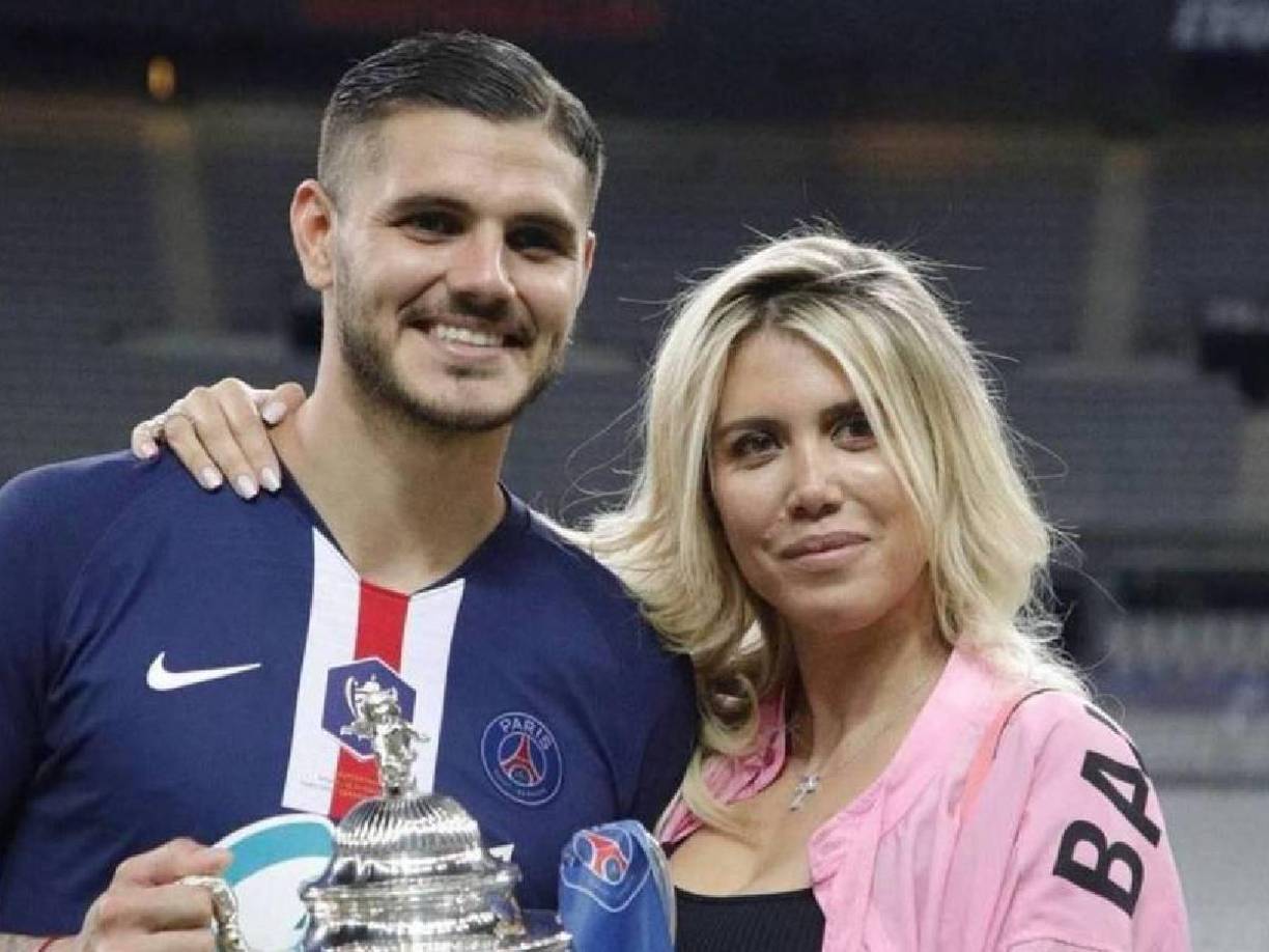 “Te lo hice ganar yo porque te traje yo a este club y me chupa un huev*, pero yo la división de bienes ya la hice. Entonces, cualquier cosa, ante la mínima cosa, agarro las valijas y me aseguré con un pibe que estaba desesperado por arreglarse. En otra situación, si él se hubiera enganchado con la mina no me daba una mier**, capaz”.