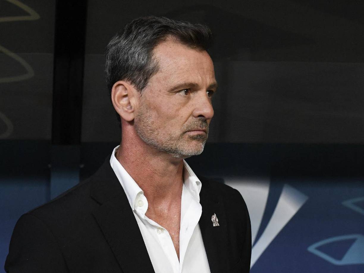 Cocca dirigió a México durante siete partidos con un saldo de tres victorias, tres empates y una derrota.