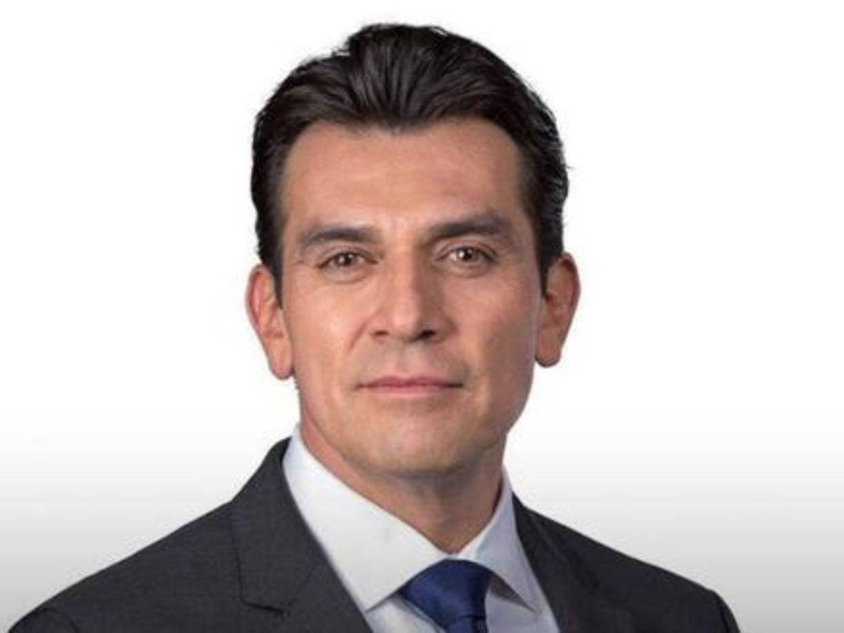 Luego de que este martes 17 de enero hayan salido unas fotografías suyas al lado de una mujer que no es Elizabeth Álvarez, destapando una presunta infidelidad que pondría en jaque su matrimonio.