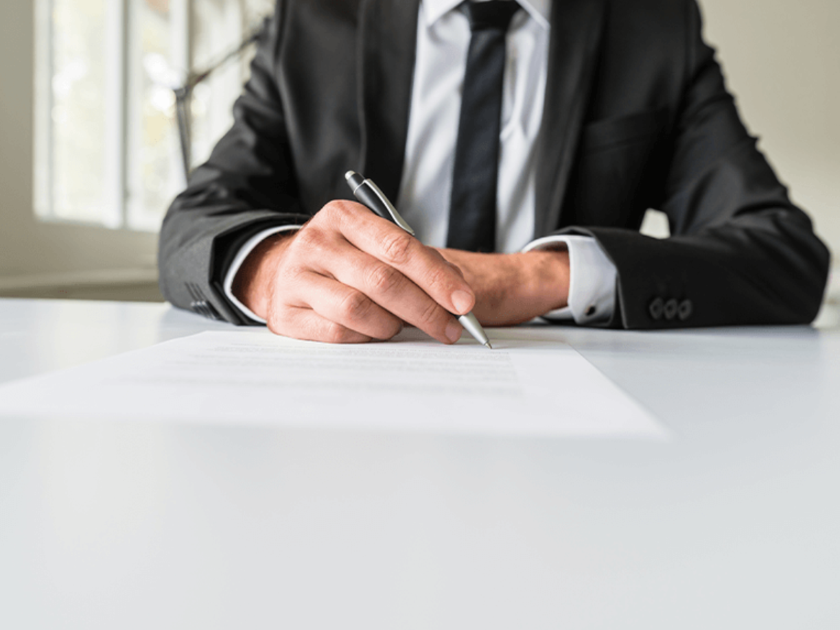 Por lo general, el trámite no demora más de tres días. Ya que el proceso tiene la opción de ser virtual, puedes estar pendiente de tu correo en el periodo de uno a tres días laborales.