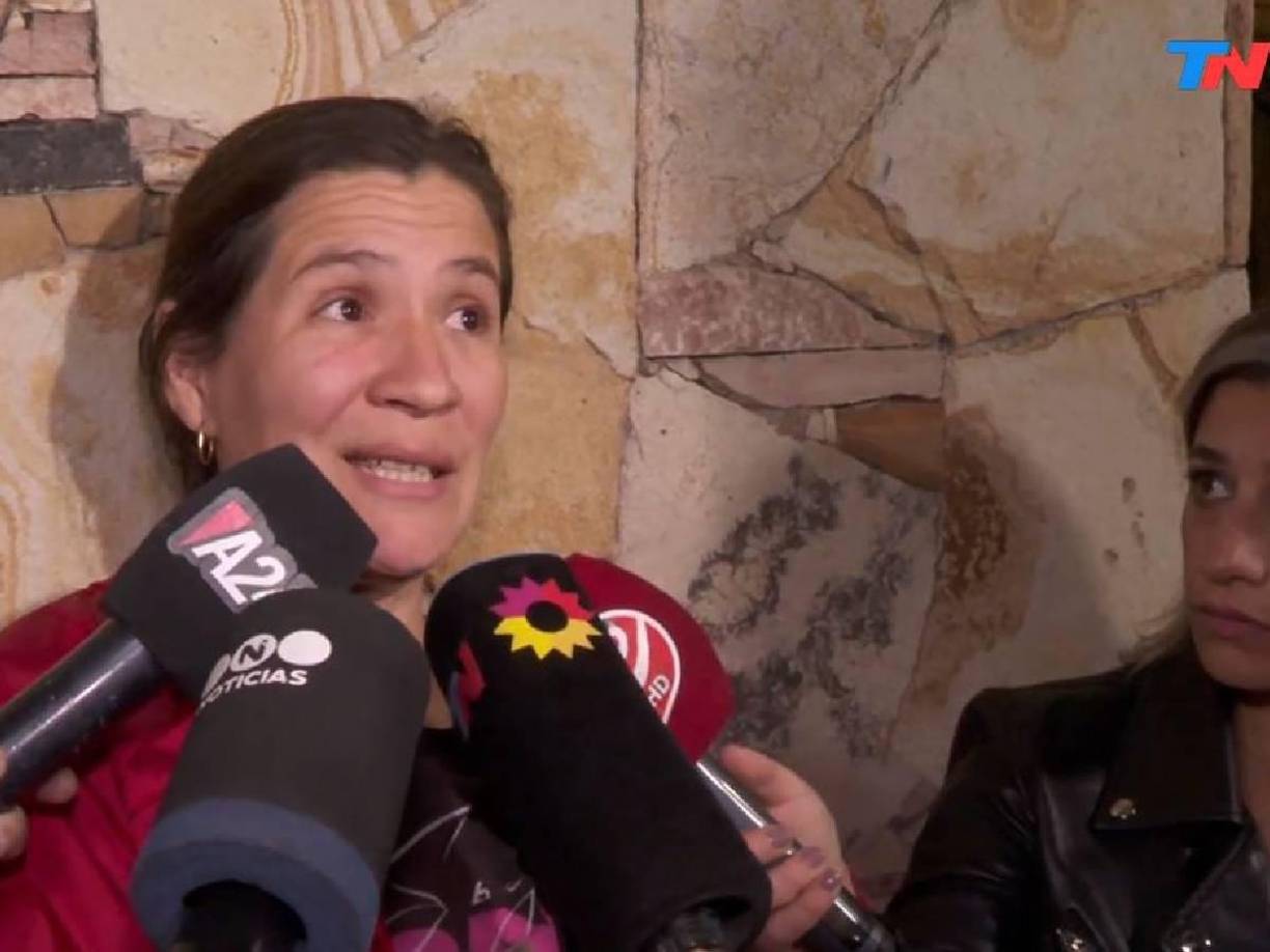 Una prima de Candia coincidió que la familia “no” cree que “se haya tirado”: “Yo sé y estoy segura que ella no habría hecho esa cosa. No fue ella. Lo hicieron y se tiene que investigar quién fue el culpable”