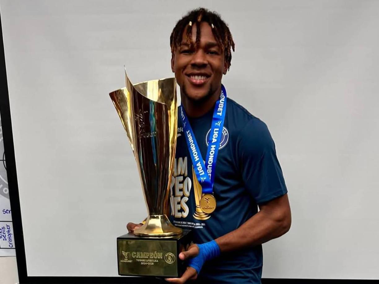 Yeison Mejía - Desde San Pedro Sula le tocaron la puerta al extremo derecho motagüense, pero el futbolista mantiene contrato con los azules por seis meses más.