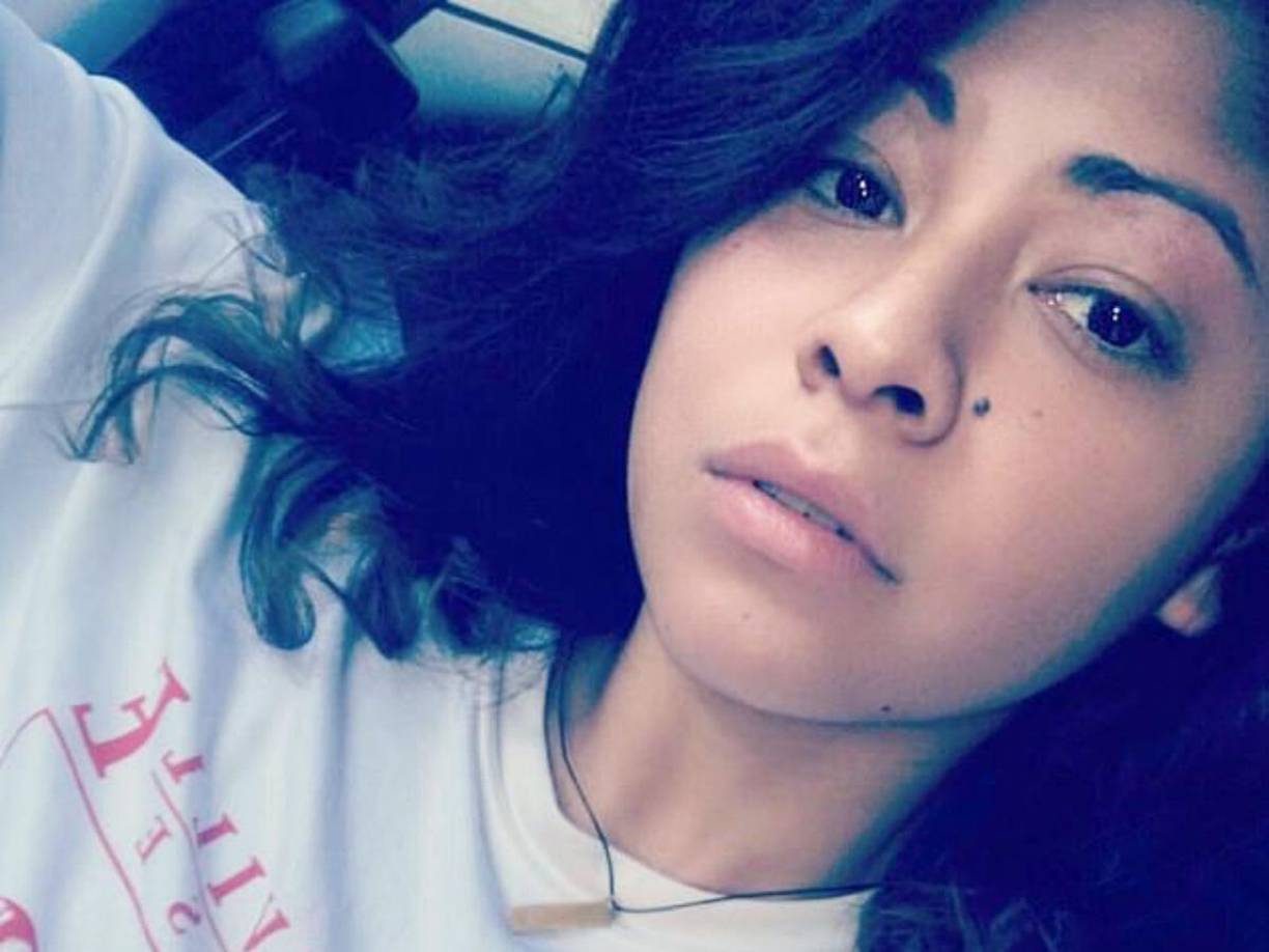 Sophia Negroponte nació en Honduras en medio de la pobreza. Cuando tenía cinco años, su vida cambió: un alto diplomático estadounidense decidió adoptarla y trasladarla a Estados Unidos para un nuevo comienzo, colmado de oportunidades. 