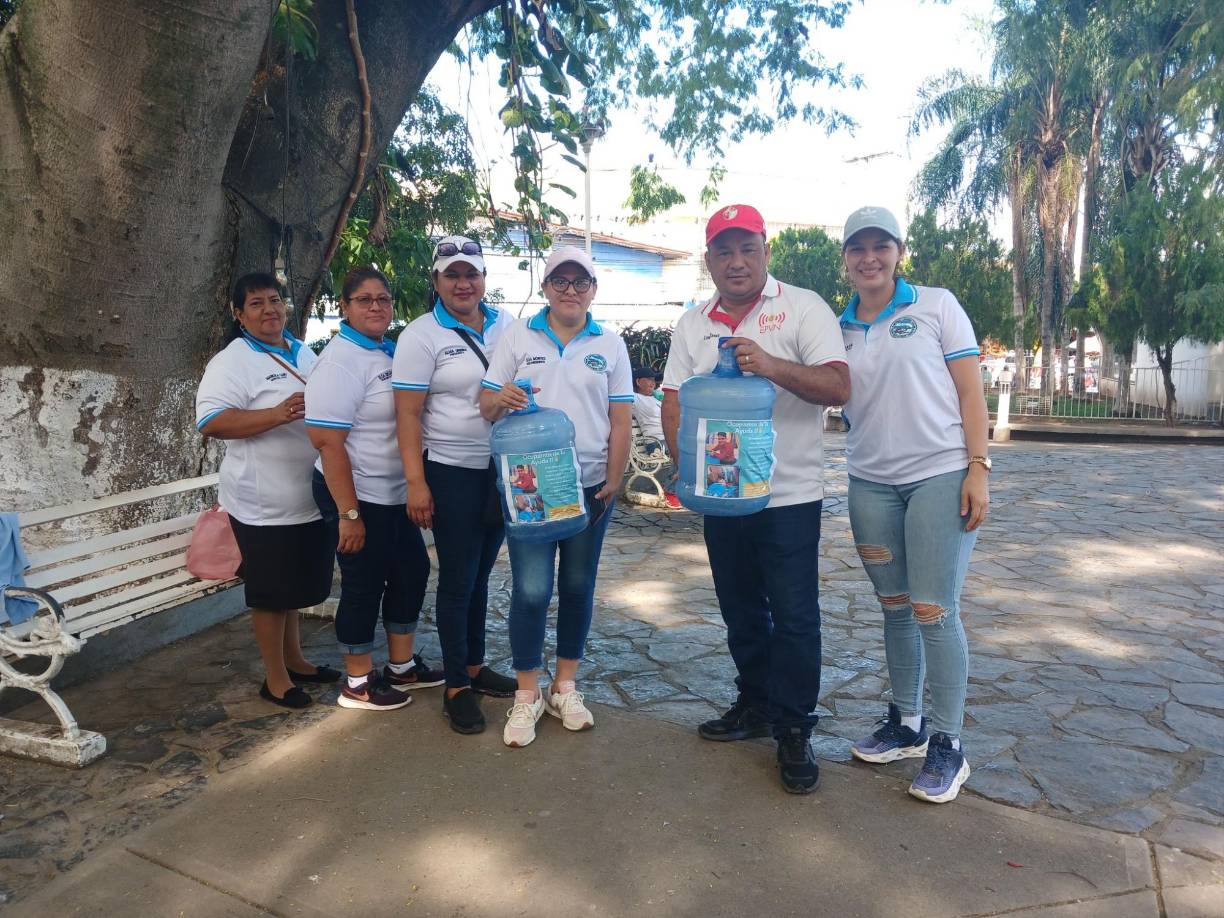 En El Progreso los familiares y amigos de Miguel Ángel se han unido para pedir dinero que sirva para la recuperación del joven que presenta un golpe en su cabeza.