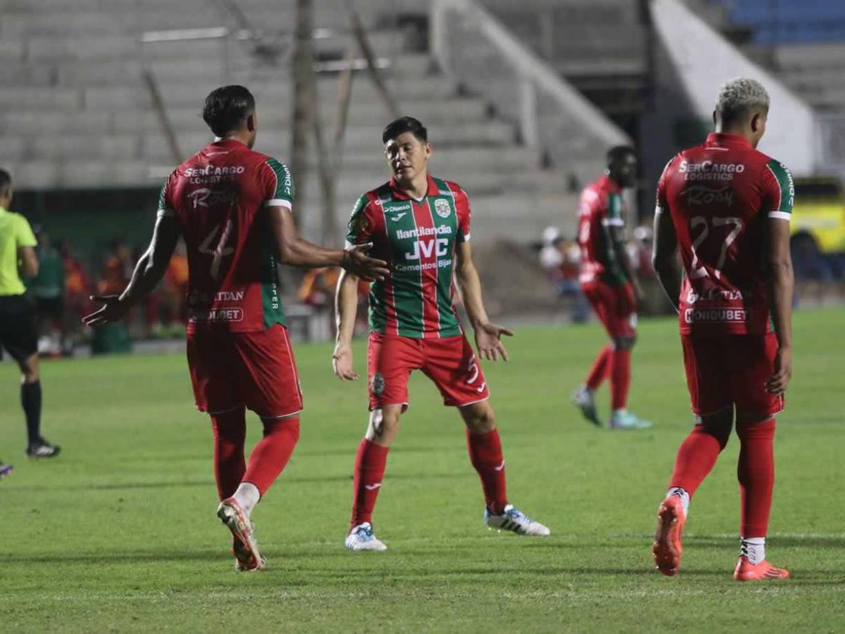 Marathón dejó ir la victoria en el tiempo de descuento. La frustración era evidente en los jugadores.