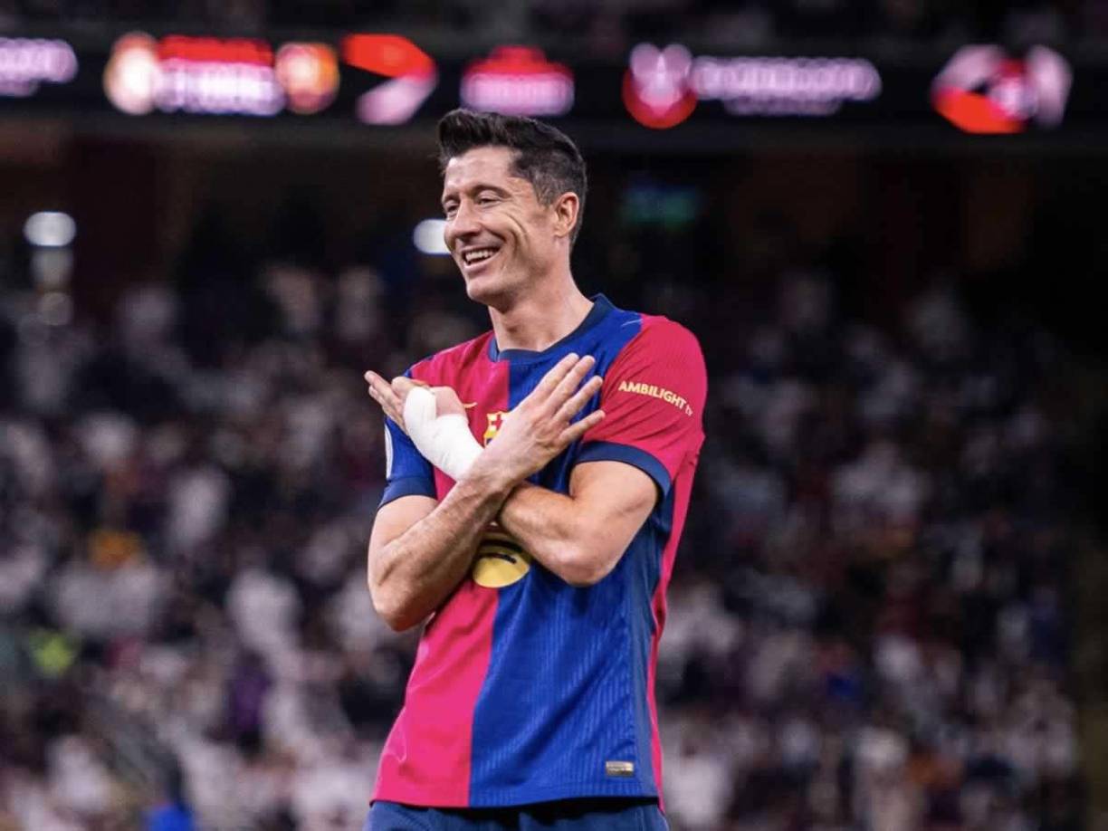 La felicidad de Robert Lewandowski tras su gol contra el Real Madrid. Otra más que le marca al polaco.