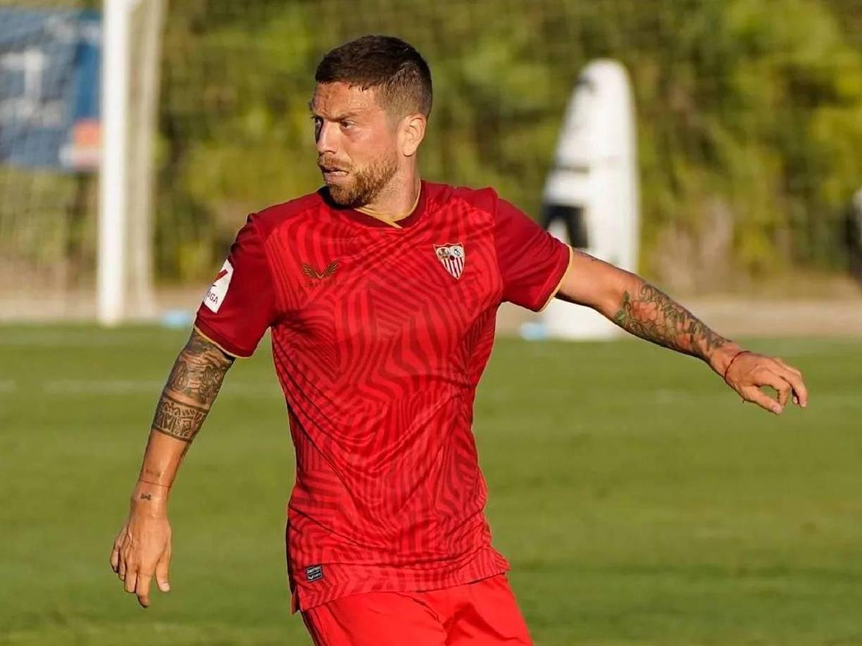 Ahora, el exjugador del Sevilla reapareció en los terrenos de juego y lo hizo con un inesperado equipo en España.