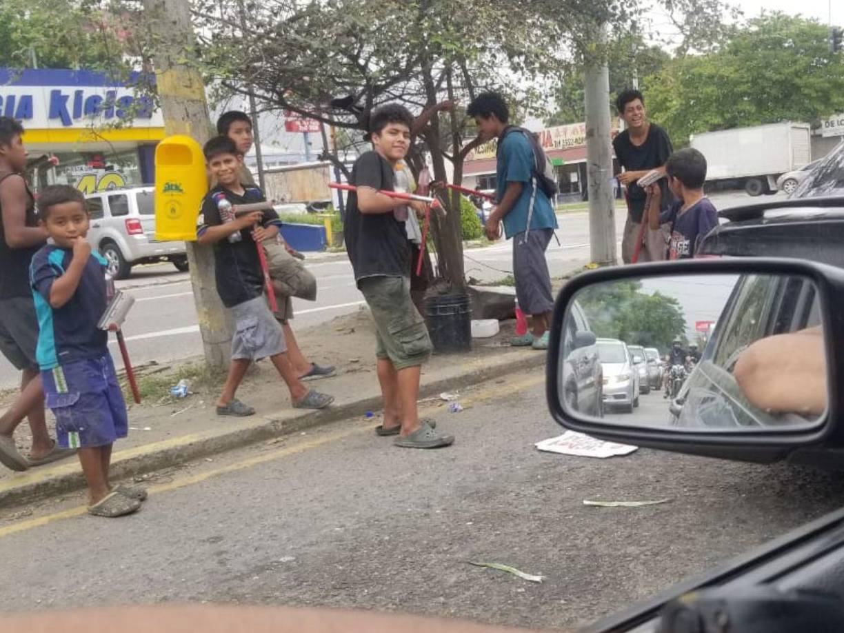 Muy temprano en la mañana del 24 de diciembre Isaí se presentó a la gasolinera en donde limpiaba vidrios juntos con otros menores.