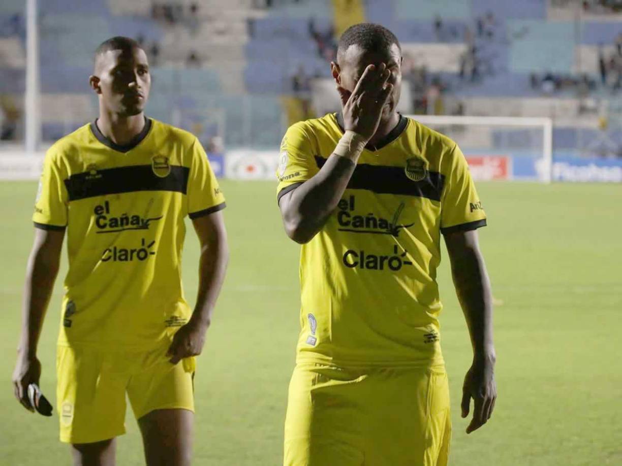 Otro proceso que fracasa. La tristeza en el rostro de los jugadores del Real España por la eliminación en semifinales contra el Motagua.