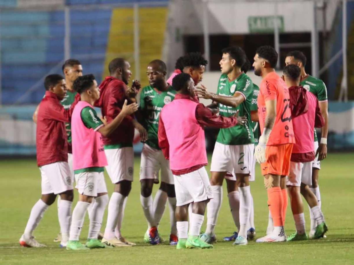 Los jugadores del Marathón celebrando el triunfo contra el Olancho FC en la ida del repechaje.