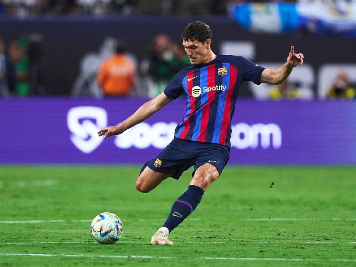 Volante: Andreas Christensen apunta a jugar en el centro del campo, sobre todo porque Dani Olmo no estará disponible.