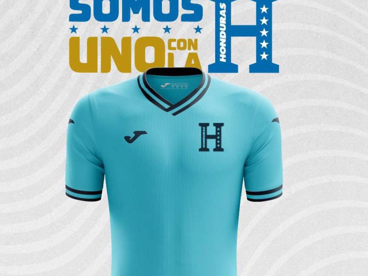 Además, las camisetas fueron confeccionadas con el tejido Micro-Mesh System, diseñado para ofrecer una mayor transpirabilidad y control de la humedad. Gracias a sus fibras entrelazadas, garantiza una máxima absorción, manteniendo a jugadores y aficionados completamente frescos durante su uso.