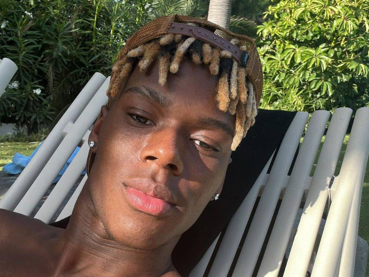 Cabe señalar que a Nico se le conoce novia y por lo tanto comienzan rumores de un posible romance con la actriz Expósito. 