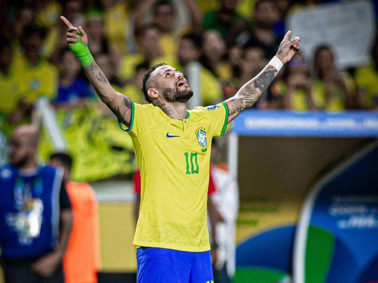 “Lo que más amo en la vida es jugar al fútbol”, comenzó contando Neymar en la entrevista a la agencia antes mencionada.