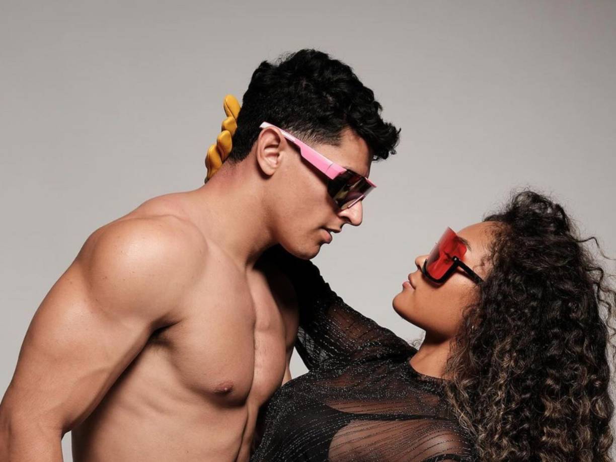 Según versiones, la joven habría traicionado a su pareja Rafa durante este evento, lo que llevó a que la situación saliera a la luz y generara todo tipo de especulaciones en las redes sociales.