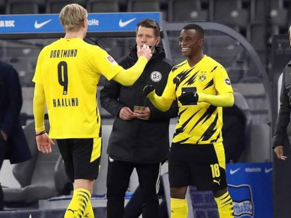 Moukoko debutó en noviembre de 2020 con el Borussia Dortmund en la Bundesliga, entrando de cambio por Erling Haaland en la goleada 5-2 como visitante frente al Hertha de Berlín, día en que se convirtió en el debutante más joven de la historia de la institución con 16 años y un día, rompiendo el récord del turco-alemán Nuri Sahin en 2005.