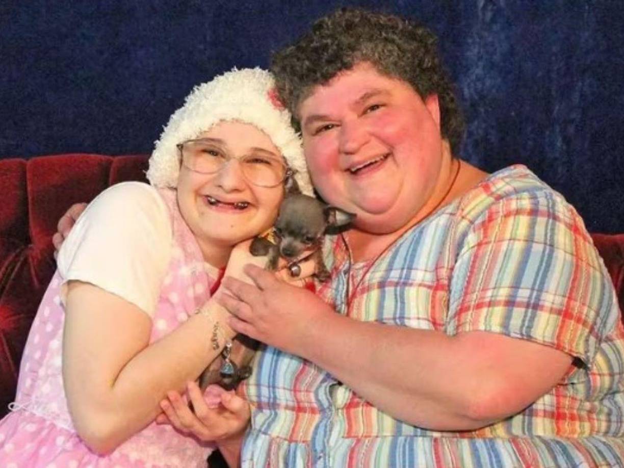 “Nick estaba tan enamorado de ella y tan obsesionado con ella que haría cualquier cosa”, argumentó ante el tribunal el abogado litigante de Godejohn, Dewayne Perry, diciendo que su cliente tiene autismo y fue manipulado.