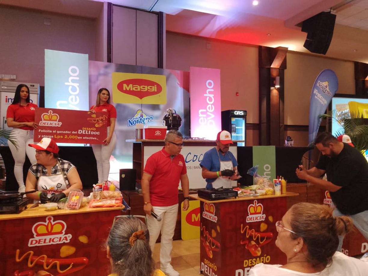 Se trata del Desafío Deli Dog, de la marca Embutidos Delicia, el cual consistía en la preparación del mejor hotdog. 