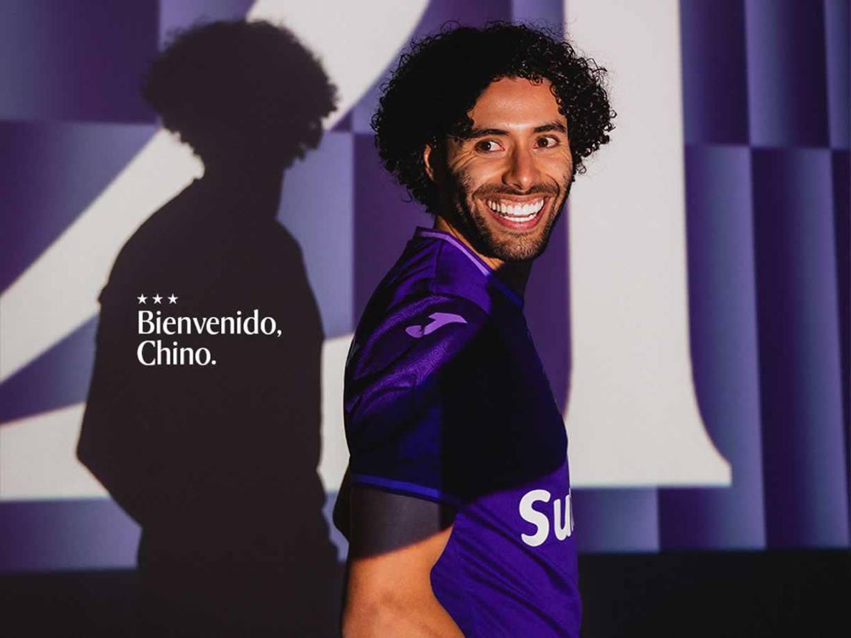 César ‘Chino’ Huerta marca un importante paso en su carrera profesional al fichar por el Anderlecht. El extremo izquierdo firmó un contrato por cuatro años, que lo mantendrá vinculado al club morado hasta el año 2029.
