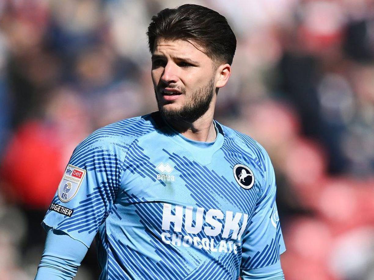 Sarkic, nacido en Londres, pero internacional por Montenegro, había disputado 33 partidos con el Millwall después de llegar el verano pasado procedente del Wolverhampton Wanderers.