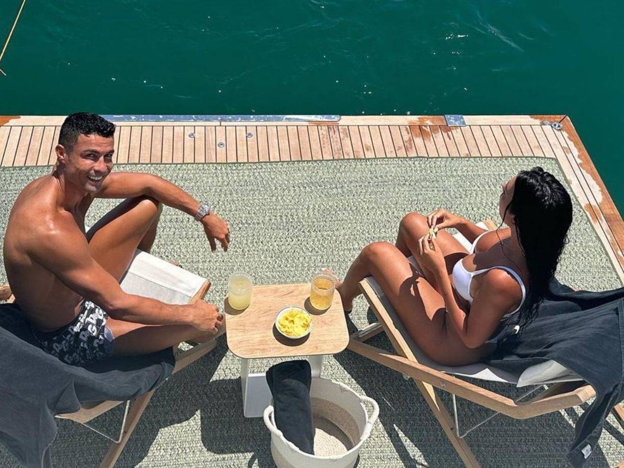 Georgina Rodríguez tiene dos hijos biológicos con Cristiano Ronaldo: Alana Martina y Bella Esmeralda. No obstante, ella se ha manifestado en reiteradas ocasiones que se siente la madre de todos los niños del portugués que en total son cinco: