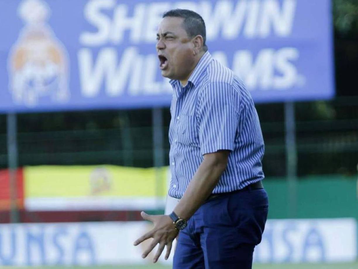 Jhon Jairo López - El nombre del colombiano fue mencionado como posible candidato al banquillo del Olimpia. Actualmente viene de dirigir al Génesis FC.