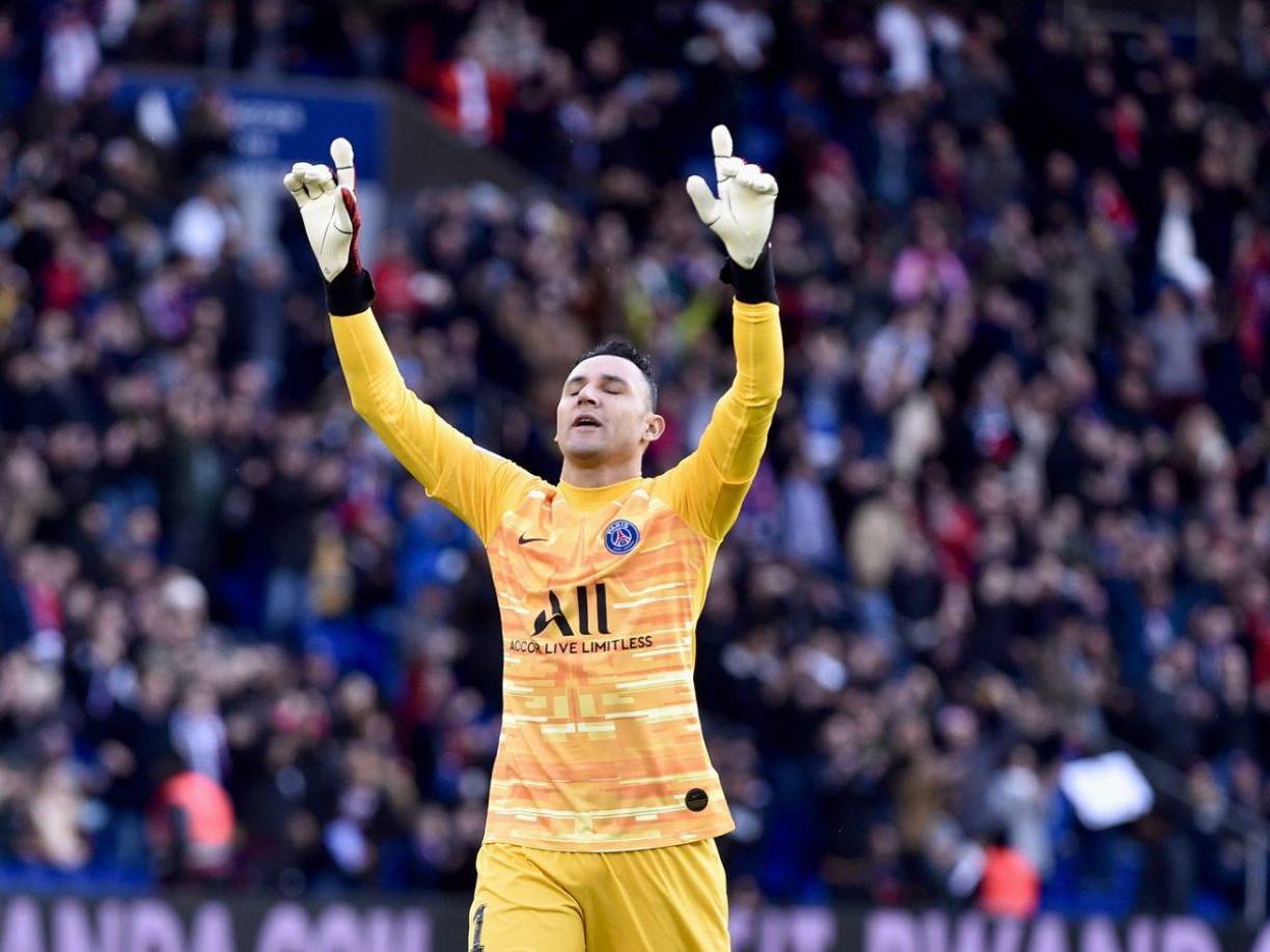 Mundo Deportivo agrega que Keylor está dispuesto a fichar por el Barcelona y cubrir la vacante de Ter Stegen.