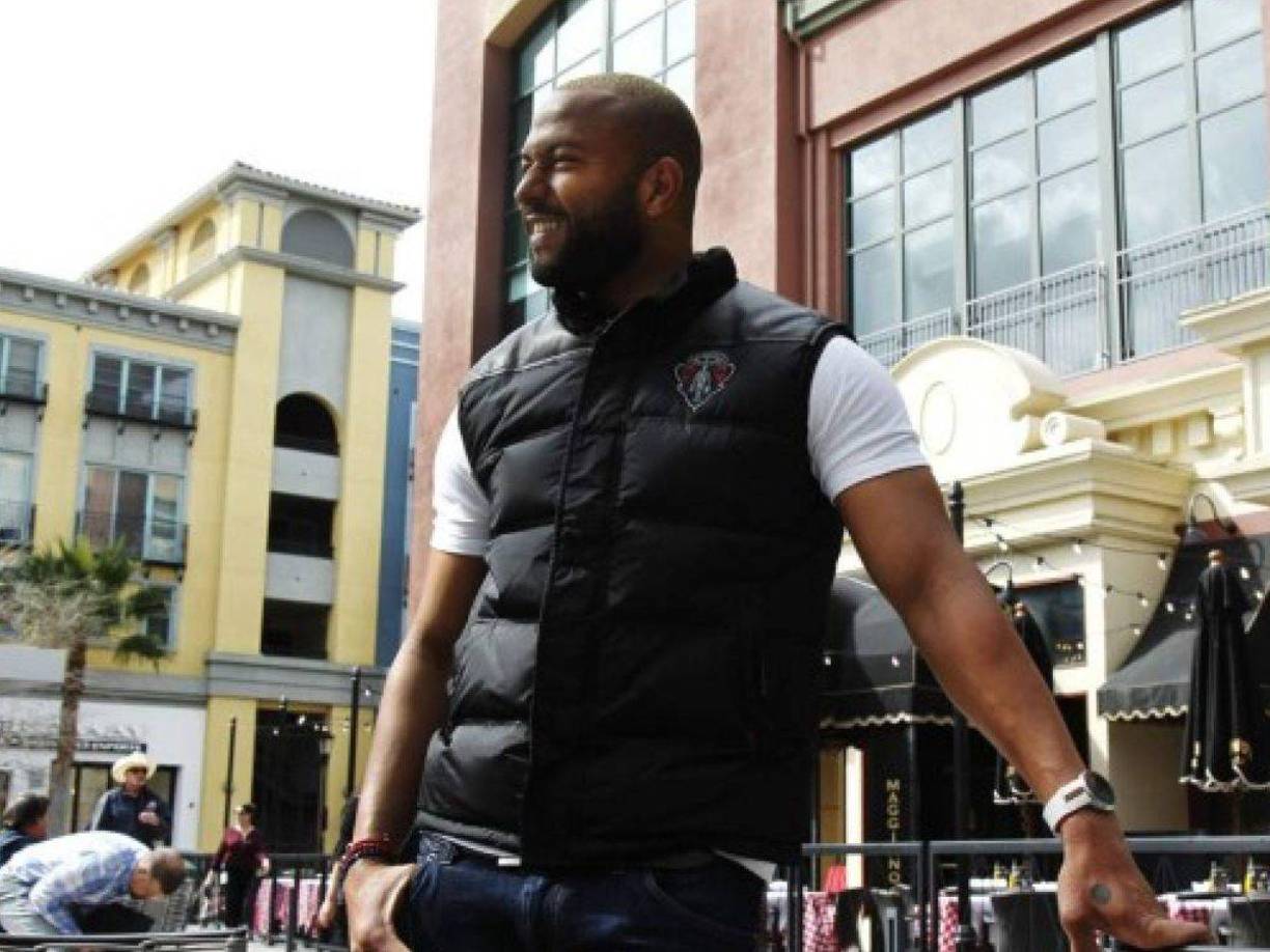 Víctor Bernárdez : Fue formado por el club cocotero y luego dio el salto al Motagua, donde después se consagró como una figura.