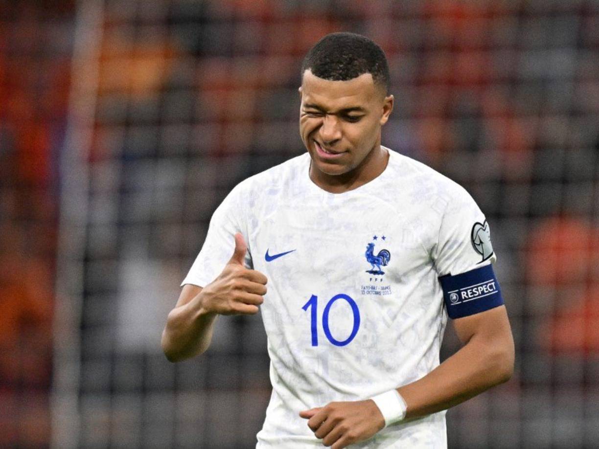 Kylian Mbappé cobraría un total de 14 millones de euros netos anuales en el Real Madrid, más 30 de prima, según RMC Sports, una cantidad inferior a la que cobraba en el PSG (72).