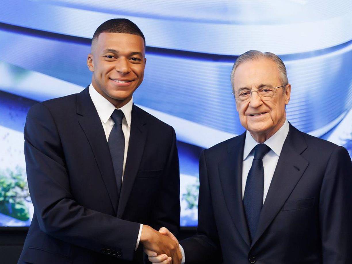 Tras superar los exámenes médicos, Kylian se reunió con el presidente Florentino Pérez.