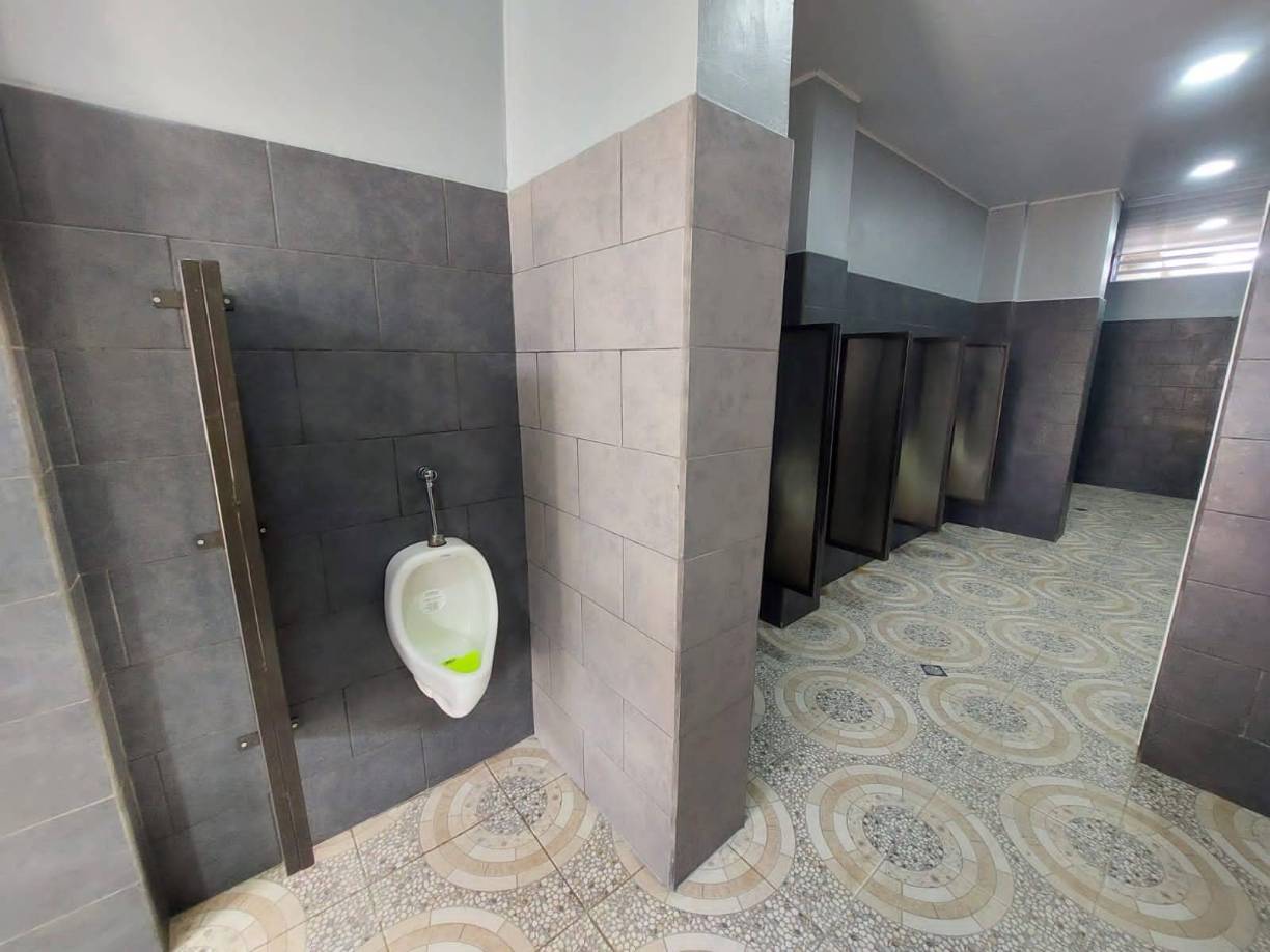 Estos son los baños que tiene ahora el estadio Marcelo Tinoco de Danlí.