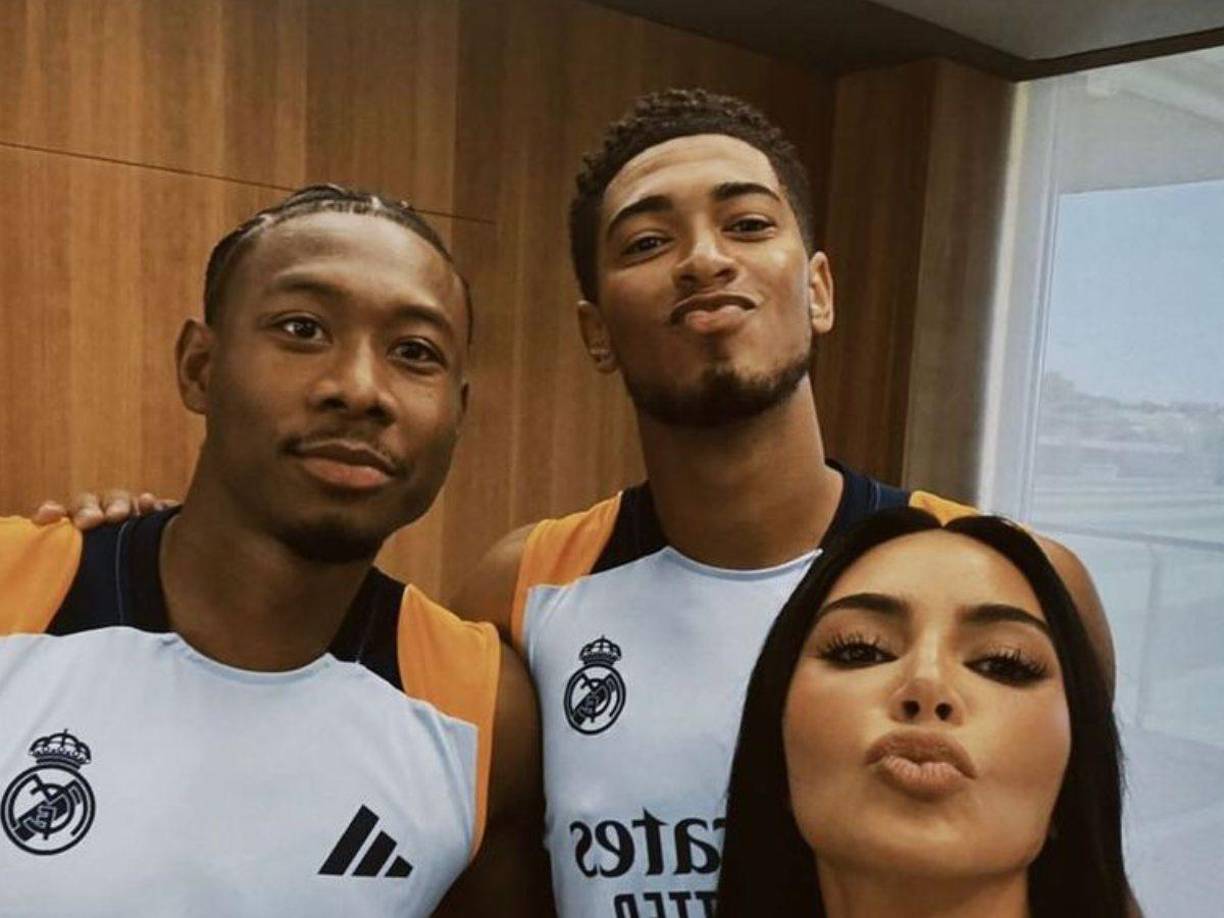 Kim es fanática al Real Madrid y hace una semanas atrás visitó a la plantilla del Real Madrid.