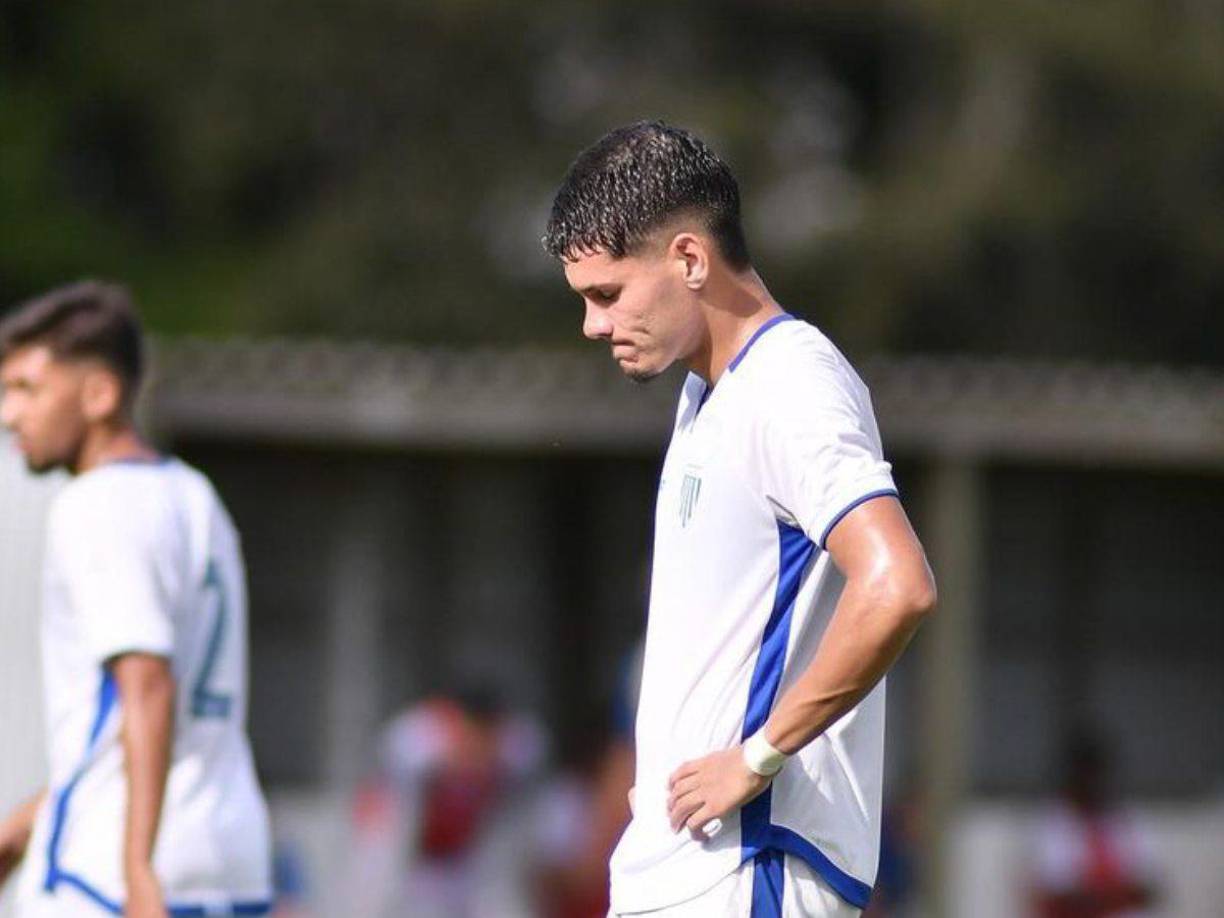 El futbolista, que llamó a los servicios de emergencia y acompañó a la joven en la ambulancia hasta el hospital, declaró ante la policía que tuvo una relación sexual consentida con Livia, que según él se desmayó al advertir que tenía sangre en sus genitales.