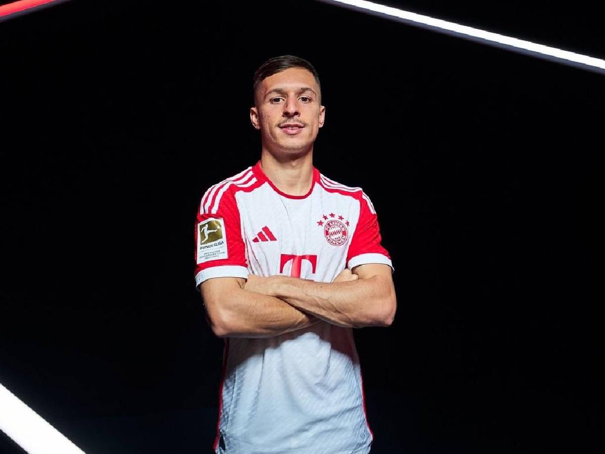 OFICIAL / Bryan Zaragoza se va del Bayern al Granada. Los bávaros quieren que disfrute de minutos fuera del club, por lo que lo hará mediante una cesión, pero sin opción de compra, ya que quieren que vuelva en un futuro.