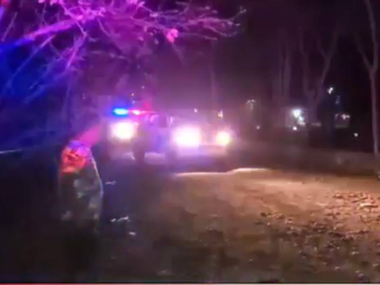 ”Es lamentable lo que pasó, todo se hubieea solucionado con el diálogo”, dijo un vecino al canal Metro TV.