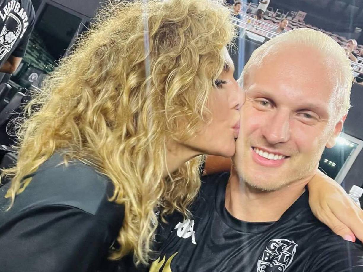 La causa preliminar es que el deportista se quitó la vida, tal y como señalaron los servicios de emergencia a la agencia TASS. 