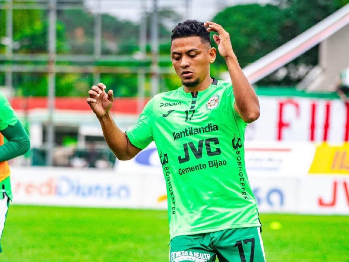 La Pizarra GT informó que el Comunicaciones de Guatemala está totalmente interesado en contratar a Alexy Vega, delantero que tiene contrato vigente con los esmeraldas y ha sido su figura.