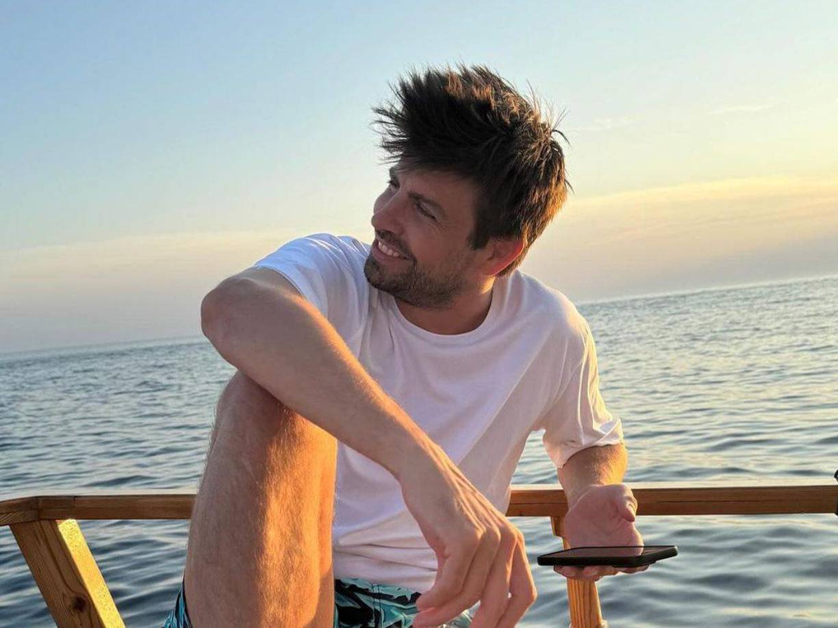  El exjugador del Barcelona ha empleado gran parte de sus ganancias en consentir a su pareja Clara.