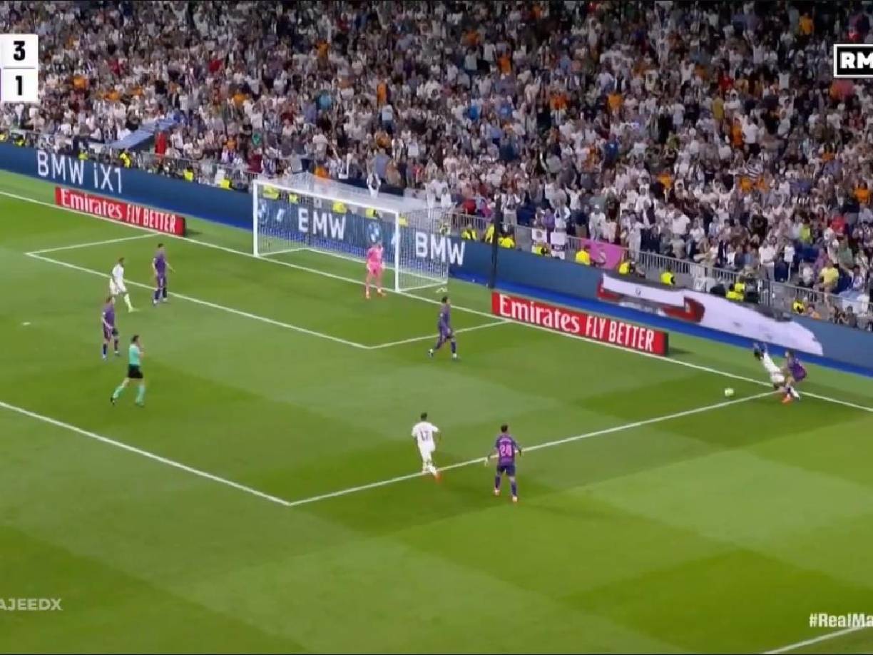 El joven brasñeo volvió a acaparar los reflectores por su tremendo jugador y al luchar por intentar continuar con el balón hasta que consiguió la falta. 