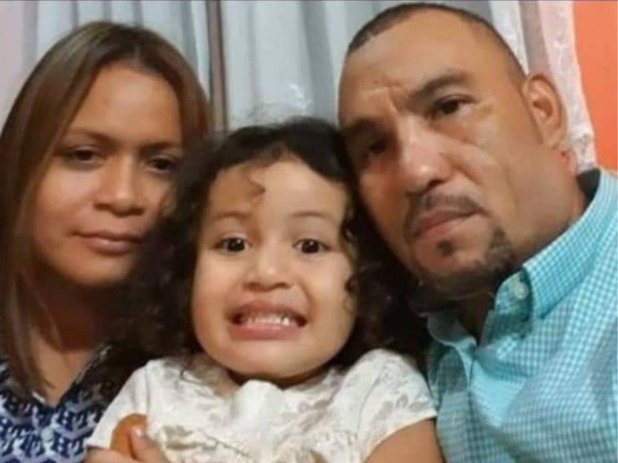 Este sábado fueron sepultados en el cementerio general de Trujillo, Colón, los cuerpos de la pareja y su hija fallecidos en un accidente vial, ocurrido la noche del pasado jueves. 