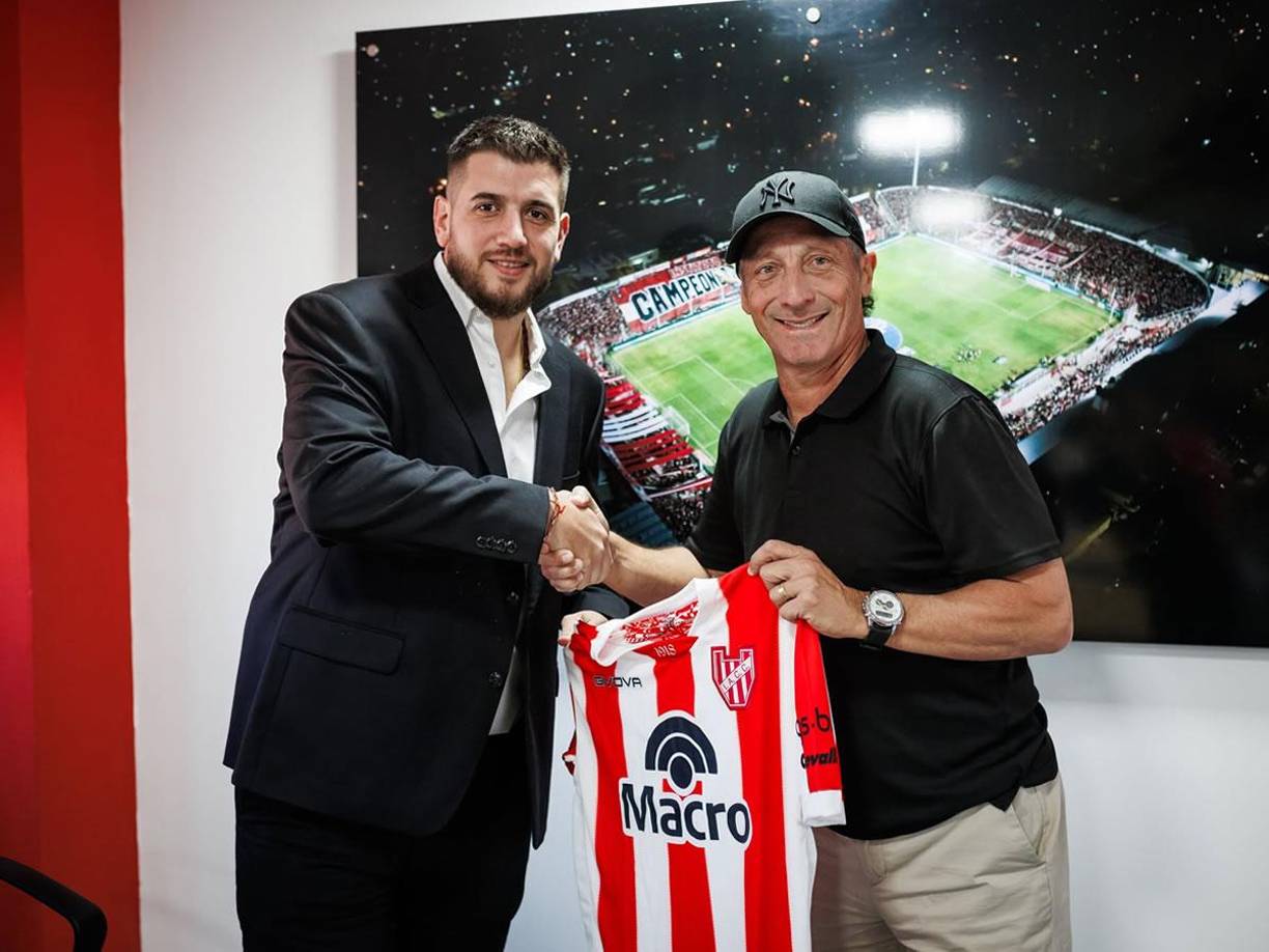 Durante el encuentro, el técnico expresó su emoción y agradecimiento por la oportunidad que le brindó el club.