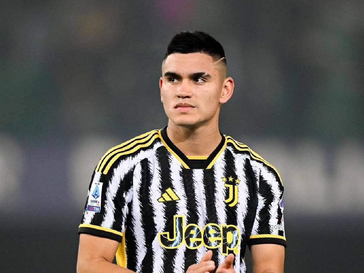 Según Sky Sports, el Flamengo está en conversaciones con el Southampton para el fichaje del centrocampista argentino, Carlos Alcaraz.