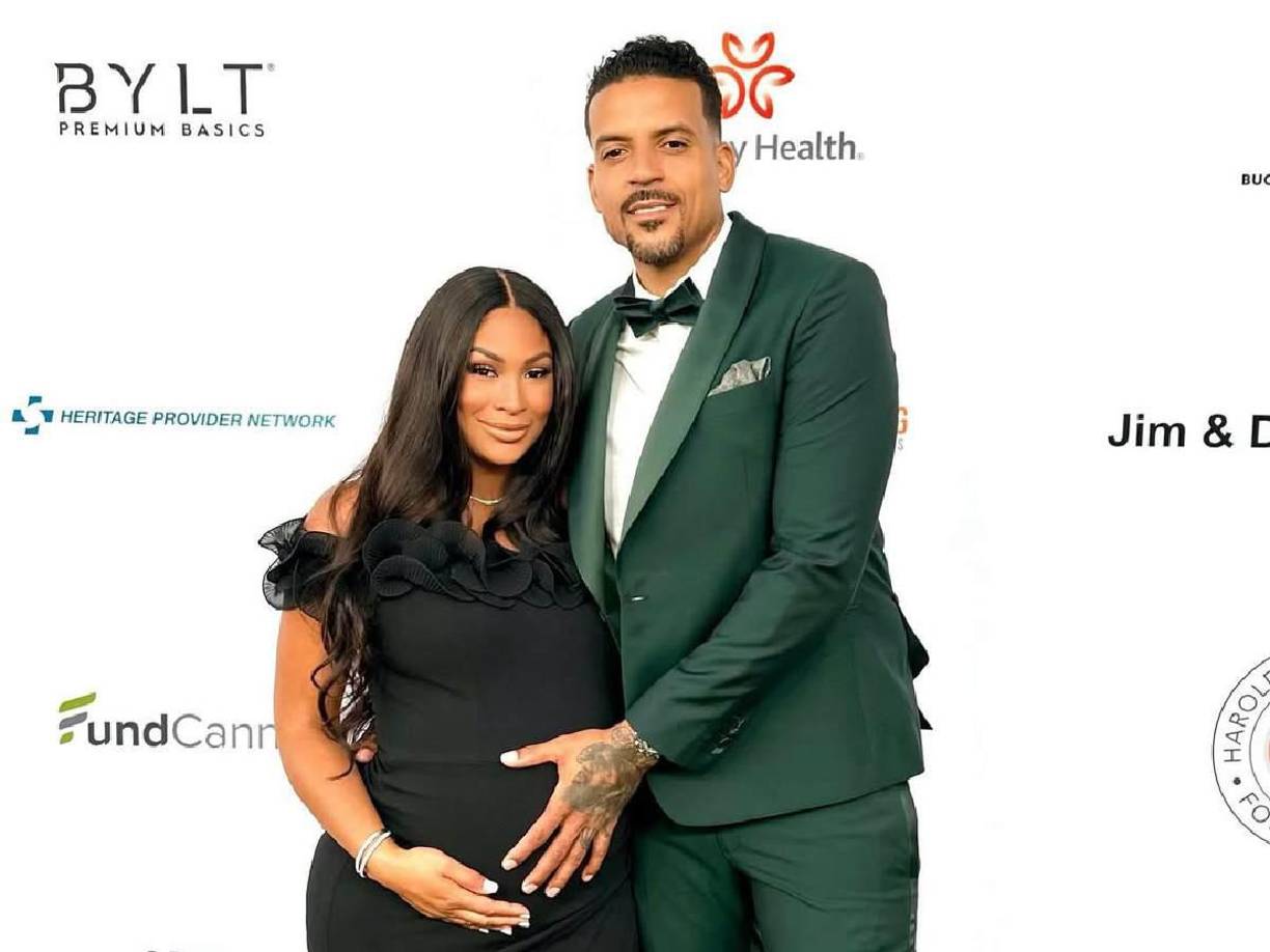 Además, el medio inglés Daily Mail, expuso que dos de las relaciones habrían comenzado hace siete y seis años. Una de las mujeres se encargaría de proporcionar el seguro automotriz de Barnes.