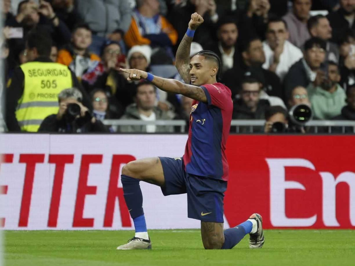Raphinha no faltó a su cita con el gol y se despachó con un golazo. Así celebró el brasileño en el Bernabéu.
