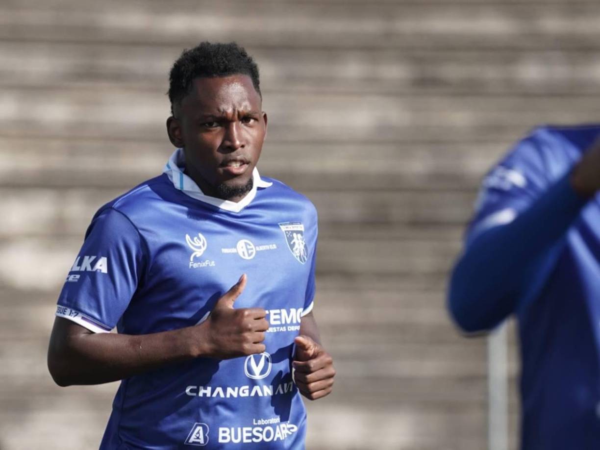 Alberth Elis no tuvo ningún problema en su regreso a las canchas. 